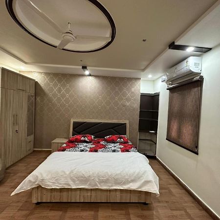 Sunrays - Unique 3Bhk In The Heart Of The City قاليور المظهر الخارجي الصورة